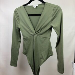Bar III Olive Green Ribbed Long Sleeve Bodysuit Twist Front V Neck Size S